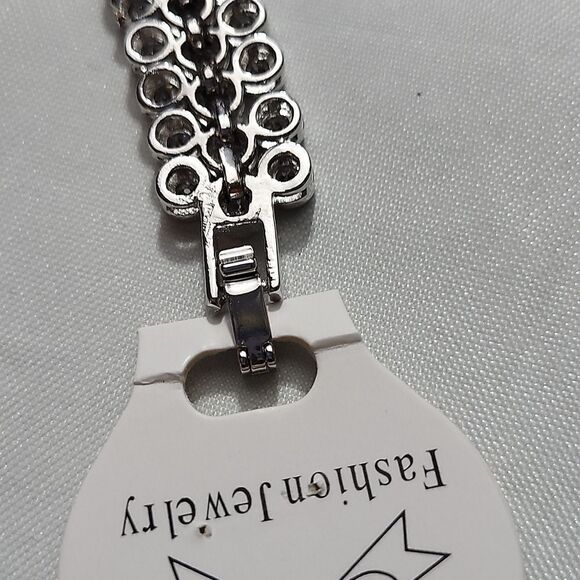 GLAMOURESQ, NEW,10.57CTW HIGH-END WHITE SAPPHIRE, 14K WHITE GOLD BRACELET - Picture 4 of 5